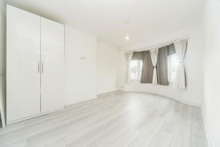Vale Road, Worcester Park, KT4 7 - Photo 3