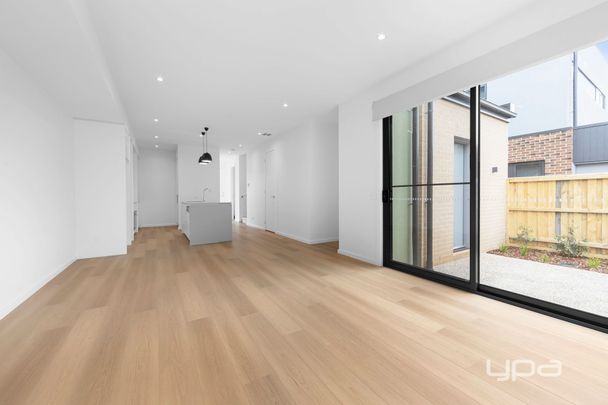 STUNNING BRAND NEW PROPERTY - Photo 1