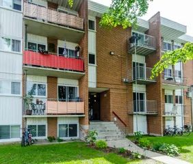 1 room apartment of 44m² in Quebec - Photo 1