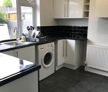 1 bedroom in a house share to rent - Photo 5