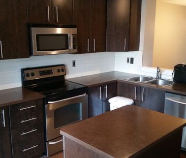 Beautiful 2 ensuited bdrms townhome for rent in Airdrie - Photo 4