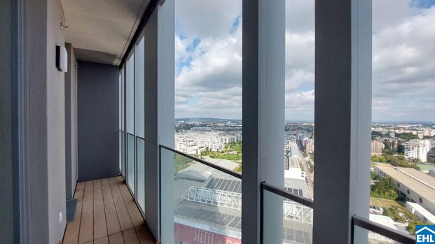 Stylische 1,5-Zi.-Wohnung mit Loggia & Rooftop Pool | TOWER HOMES im V22 - Photo 1