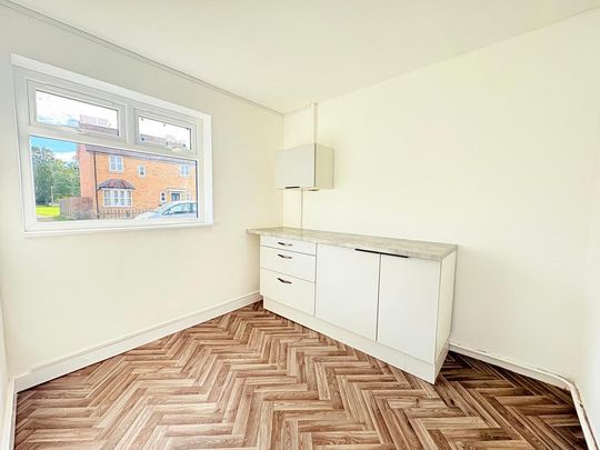 2 bedroom end of terrace house to rent - Photo 1