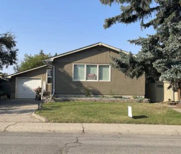 BEAUTIFUL THREE-BEDROOM MAIN FLOOR SUITE in HAYSBORO | Calgary - Photo 1