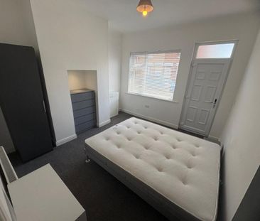 1 bedroom in a house share to rent - Photo 6