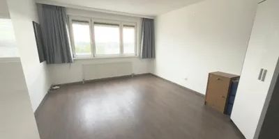Furnished 2 Bedroom Apartment close to VIC - Photo 3
