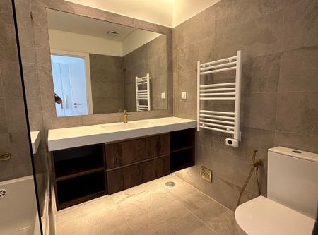 Lisboa, Lisbon 1400-195 - Photo 3