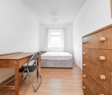 4 bedroom terraced house to rent - Photo 3