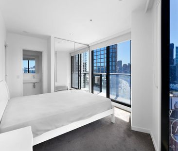 Furnished 2-Bedroom, 2-Bathroom Apartment in Prime Southbank Location - Photo 6