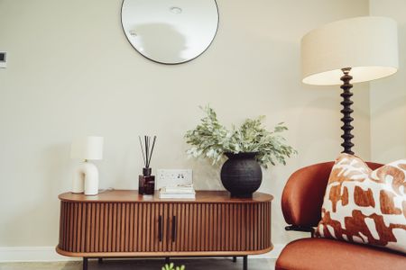 Walton House - Photo 2