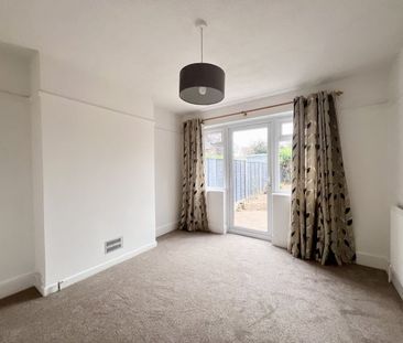 Dorothy Crescent, Worcester, WR3 - Photo 3