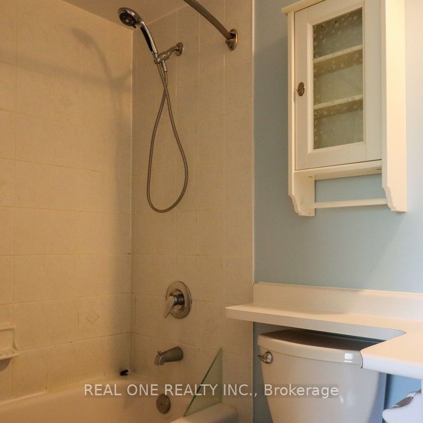 Condo Townhouse For Lease | W8145736 - Photo 1