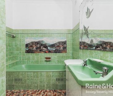 Charming 2-Bedroom Flat in Prime Kingsgrove Location - Photo 4