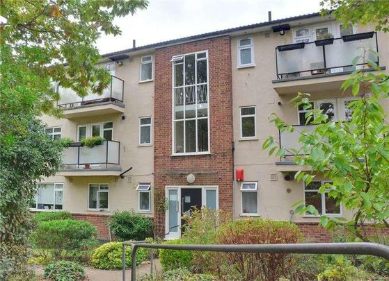 Riverview Heights, Eglinton Hill, Shooters Hill, London, SE18 - Photo 1