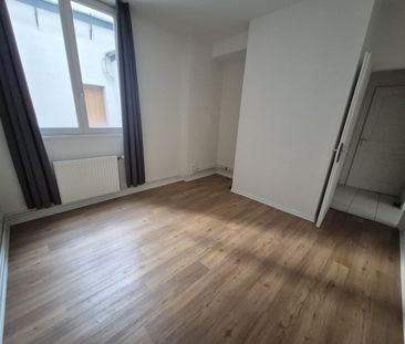 Location Appartement 3 pièces 68m² LILLE 59000 - Photo 4
