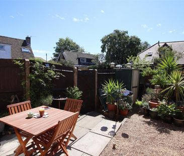 3 bedroom end of terrace house to rent - Photo 4