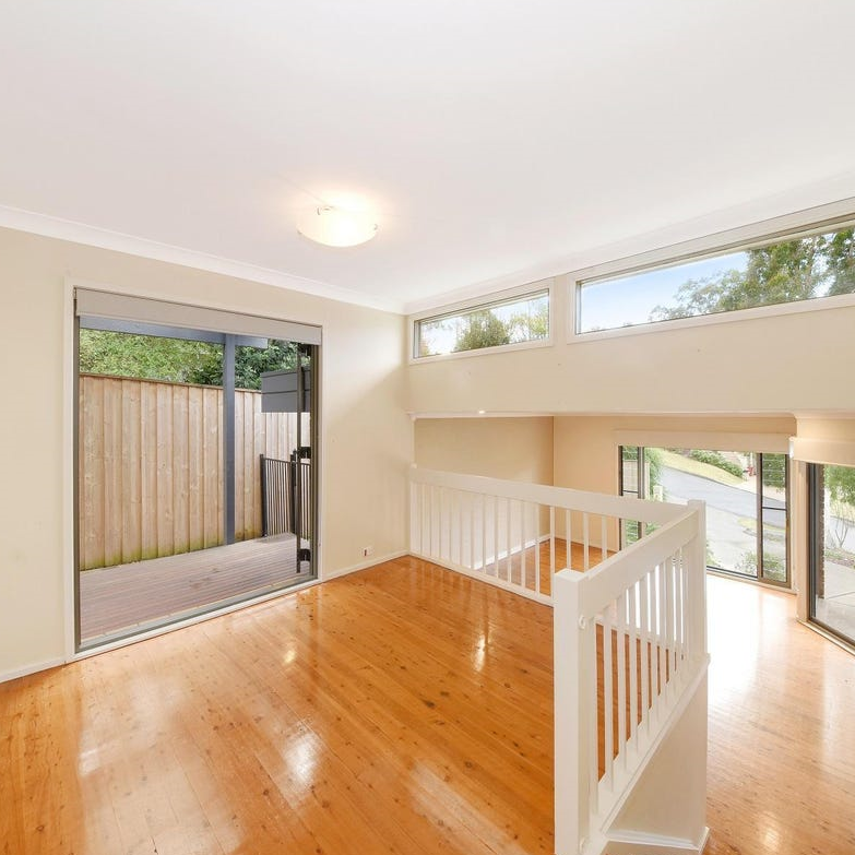 8 Paul Close, Hornsby Heights NSW 2077 - House For Rent | Domain - Photo 1