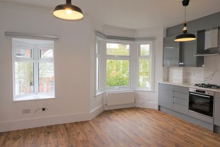 2 bedroom flat to rent - Photo 3