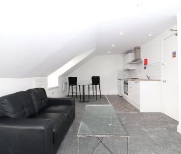 Studio to rent - Photo 2