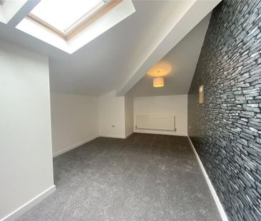 3 bedroom flat to rent - Photo 4