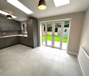 3 bedroom semi-detached house to rent - Photo 6