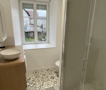 1 pièce, 28m² en location à Saint Yrieix La Perche - 460 € par mois - Photo 4