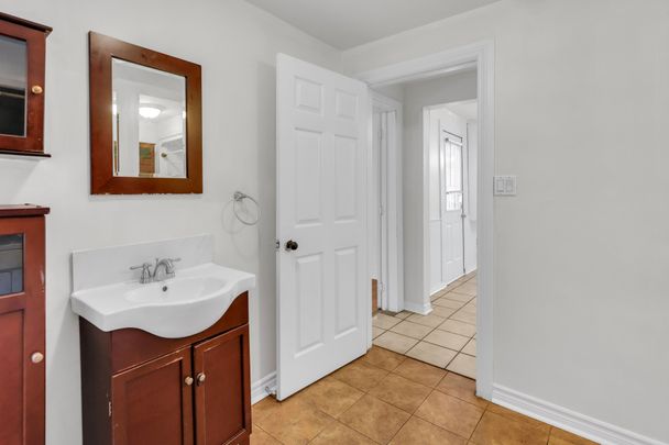 For Lease - 856 Central Avenue, Innisfil, Ontario - Photo 1