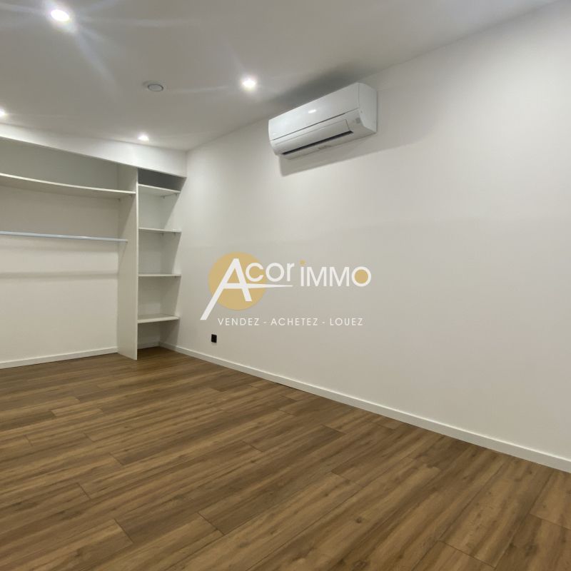 Au coeur du village de la Crau, charmante maison de village - Photo 1