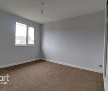 4 bedroom semi-detached house to rent - Photo 3