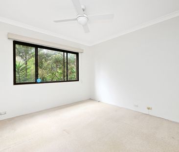 Spacious Two-Bedroom Apartment in the Heart of Glebe - Photo 6