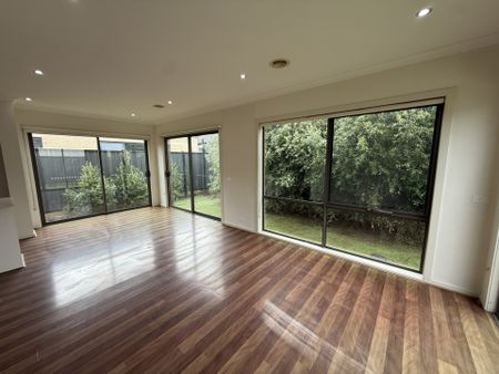 35 Tarlo Drive, Tarneit VIC, Belconnen - Photo 2