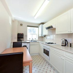 Arlington Court, 444 Archway Road, London, N6 - Photo 2