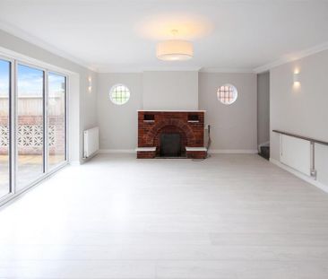 3 bedroom detached bungalow to rent - Photo 1