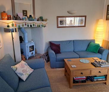 3 bedroom semi-detached house to rent - Photo 2