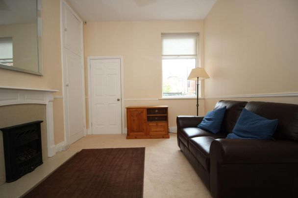 2 bedroom Flat to rent in Sandringham Road, South Gosforth, Newcastle upon Tyne - Photo 1