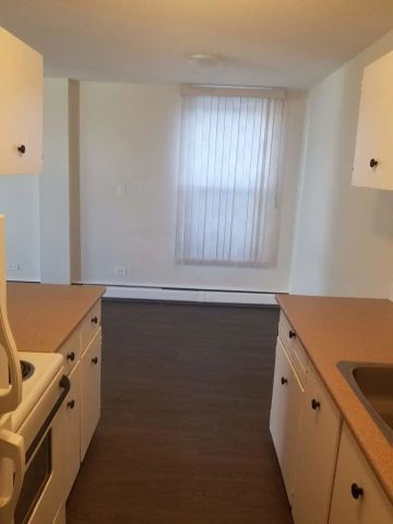 2315 14A Street S.W. — 2315 14a Street SW - Photo 4