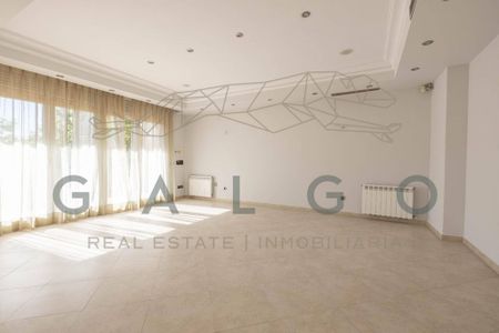 5 room luxury Flat for rent in Valencia, Spain - Photo 2