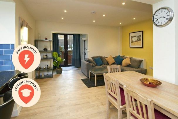 8 bedroom semi-detached house to rent - Photo 1