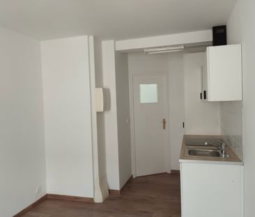 Location Appartement 1 pièce 18m² HAZEBROUCK 59190 - Photo 3