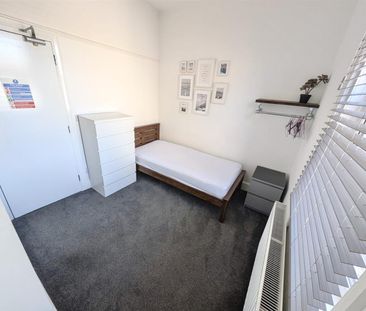 Victoria Road, Scarborough - Photo 4