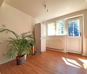3 bedroom Town house to rent - Photo 6