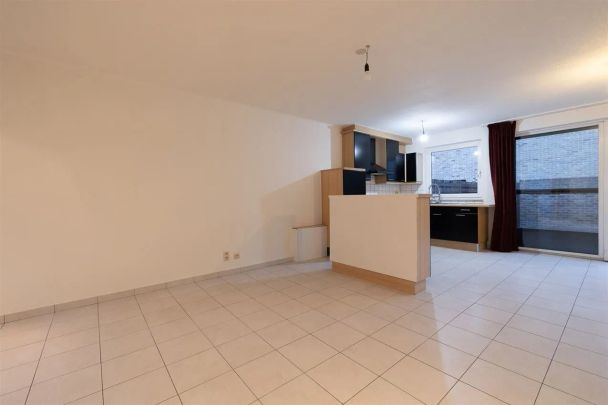 Stadswoning met vier slpk, garage te midden van centrum te Diest - Photo 1