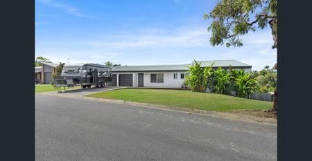 Space, style and exceptional versatility. Garden maintenance included - Photo 2