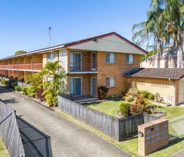 Two Level, Two Bedroom Unit Close to CBD - Photo 5