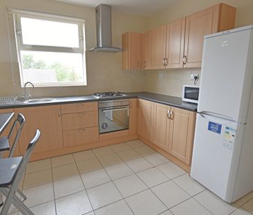 2 Bedroom Mid Terraced House - Photo 5