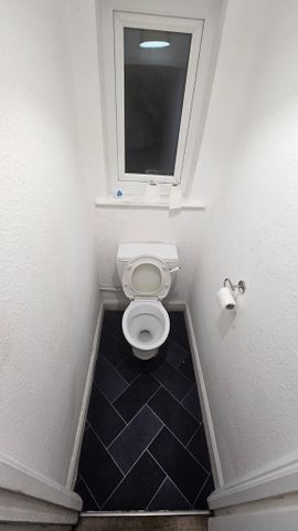 4 bedroom house of multiple occupation to rent - Photo 5