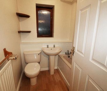 2 bedroom terraced house to rent - Photo 3