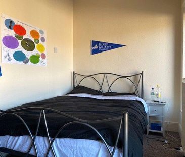 4 bedroom terraced house to rent - Photo 3