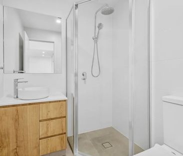 Top Floor Apartment with River Views & Spacious Covered Balcony - Photo 6