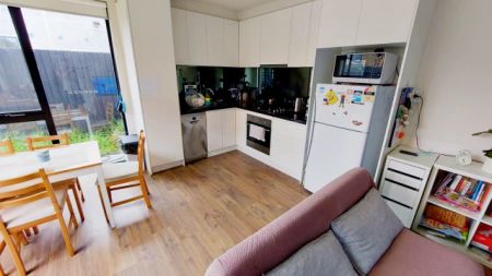 2 Bed, 1 Bath - Photo 4